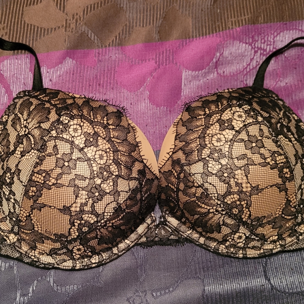 Victorias secret bra.